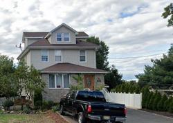 Pre-foreclosure Listing in S FARVIEW AVE PARAMUS, NJ 07652