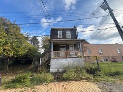 Pre-foreclosure in  SCOTT WAY Pittsburgh, PA 15218