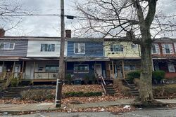 Pre-foreclosure in  E 19TH AVE Homestead, PA 15120