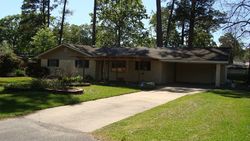 Pre-foreclosure in  QUINCE ST Sulphur, LA 70663