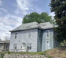 Pre-foreclosure in  JEFFERSON ST Burlington, IA 52601