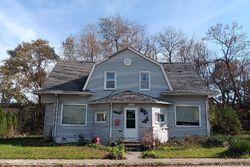 Pre-foreclosure in  CENTRAL PL Dixon, IL 61021