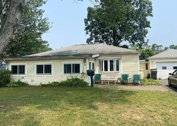 Pre-foreclosure Listing in LITCHFIELD DR WINDSOR LOCKS, CT 06096