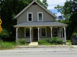 Pre-foreclosure in  TAFTVILLE OCCUM RD Norwich, CT 06360