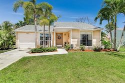 Pre-foreclosure in  COURTNEY CIR Boynton Beach, FL 33472