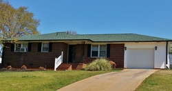 Pre-foreclosure in  HAZELWOOD AVE Anderson, SC 29626