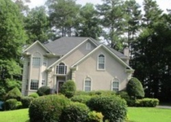 Pre-foreclosure in  CANAAN WOODS DR SW Atlanta, GA 30331
