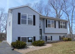 Pre-foreclosure in  LAURA CIR New Haven, CT 06513