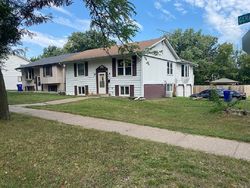 Pre-foreclosure in  GERANIUM AVE E Saint Paul, MN 55130