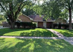 Pre-foreclosure in  PIPESTONE DR Baton Rouge, LA 70814