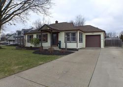 Pre-foreclosure in  ROWMONT RD SW Massillon, OH 44646