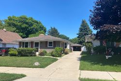 Pre-foreclosure in  ILLINOIS ST Racine, WI 53405