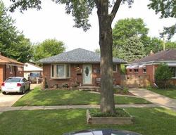 Pre-foreclosure in  N HIGHLAND ST Dearborn Heights, MI 48127