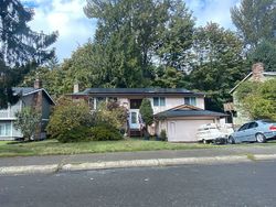 Pre-foreclosure in  135TH AVE SE Renton, WA 98058