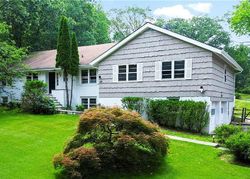 Pre-foreclosure in  COUNTRY RD Mamaroneck, NY 10543