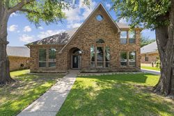 Pre-foreclosure in  BRIDLEWOOD DR Grapevine, TX 76051