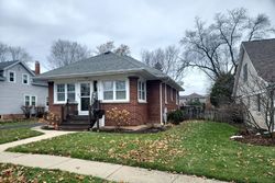 Pre-foreclosure in  UNIVERSITY ST Crystal Lake, IL 60014