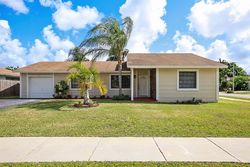 Pre-foreclosure in  S CURLEW LN Homestead, FL 33035