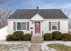 Pre-foreclosure Listing in WOODLAWN AVE GRAND HAVEN, MI 49417