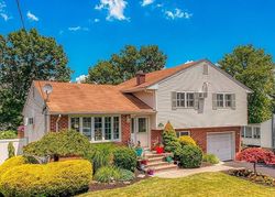 Pre-foreclosure Listing in MAPLE DR STONY POINT, NY 10980