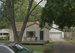 Pre-foreclosure in  CLEARY DR Waterford, MI 48329