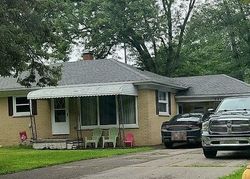 Pre-foreclosure in  CUTLER DR Waterford, MI 48329