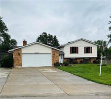 Pre-foreclosure in  HUTCHINS CT Dayton, OH 45414