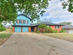 Pre-foreclosure in  WOODCREST DR Norman, OK 73071