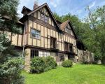 Pre-foreclosure Listing in E LAKE STABLE RD TUXEDO PARK, NY 10987