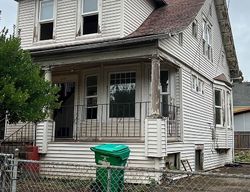 Pre-foreclosure in  NE 8TH AVE Portland, OR 97211