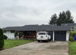 Pre-foreclosure in  SE HILLCREST RD Happy Valley, OR 97086