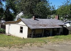 Pre-foreclosure in  NE MALHEUR AVE Roseburg, OR 97470