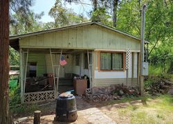 Pre-foreclosure in  NW WIDE AVE Roseburg, OR 97471
