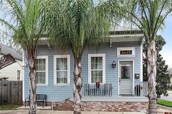 Pre-foreclosure in  ANNUNCIATION ST New Orleans, LA 70115