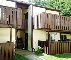 Pre-foreclosure in  TIMBER RIDGE DR Staten Island, NY 10306