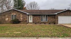Pre-foreclosure in  COLLEGE AVE Belleville, IL 62221