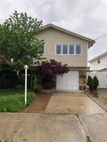 Pre-foreclosure in  OLIVER PL Staten Island, NY 10314