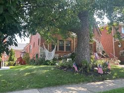 Pre-foreclosure in  MACKLIND AVE Saint Louis, MO 63110