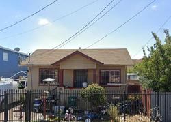 Pre-foreclosure in  87TH AVE Oakland, CA 94621