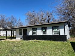 Pre-foreclosure in  LITTLEJOHN AVE Fort Worth, TX 76105