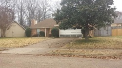 Pre-foreclosure in  WALDEN GLEN ST Memphis, TN 38128