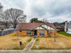 Pre-foreclosure in  NAPLES DR Duncanville, TX 75116