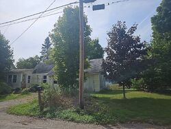 Pre-foreclosure in  SCHOOL ST Brooks, ME 04921