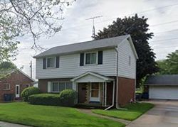 Pre-foreclosure in  REGINA PKWY Toledo, OH 43612