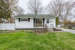 Pre-foreclosure in  N PINE ST Waukegan, IL 60087