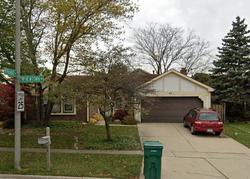 Pre-foreclosure in  NEWTOWN DR Buffalo Grove, IL 60089