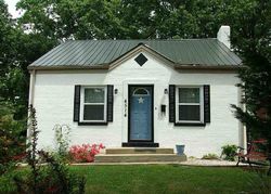 Pre-foreclosure in  CARROLL ST Latonia, KY 41015