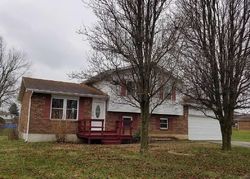 Pre-foreclosure in  GAYLA CT Radcliff, KY 40160