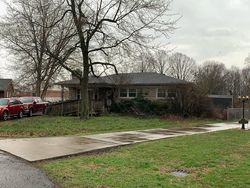Pre-foreclosure in  ROSEWEDGE WAY Louisville, KY 40216