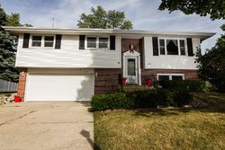 Pre-foreclosure in  INDIANWOOD LN Joliet, IL 60431